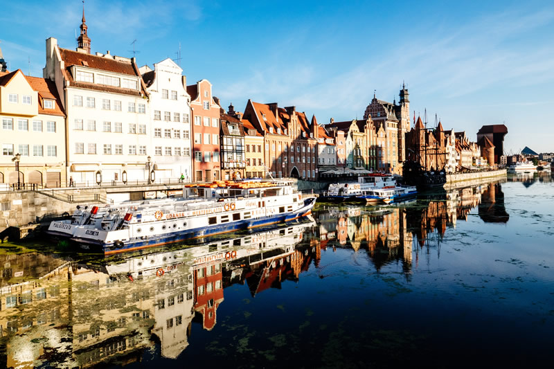 3.4.3. Gdansk Old Town andrea-anastasakis-380832-unsplash